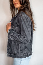 Load image into Gallery viewer, Levi's Washed Black Patched Denim Jacket