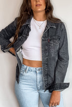 Load image into Gallery viewer, Levi&#39;s Washed Black Patched Denim Jacket